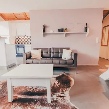 Surfers Horizon Loft With Balcony & Panoramic Views * Grindelwald