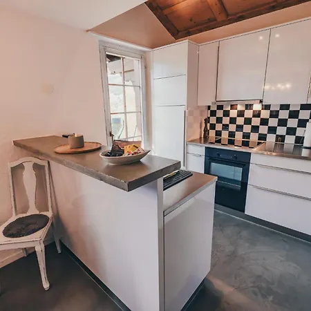 Surfers Horizon Loft With Balcony & Panoramic Views *